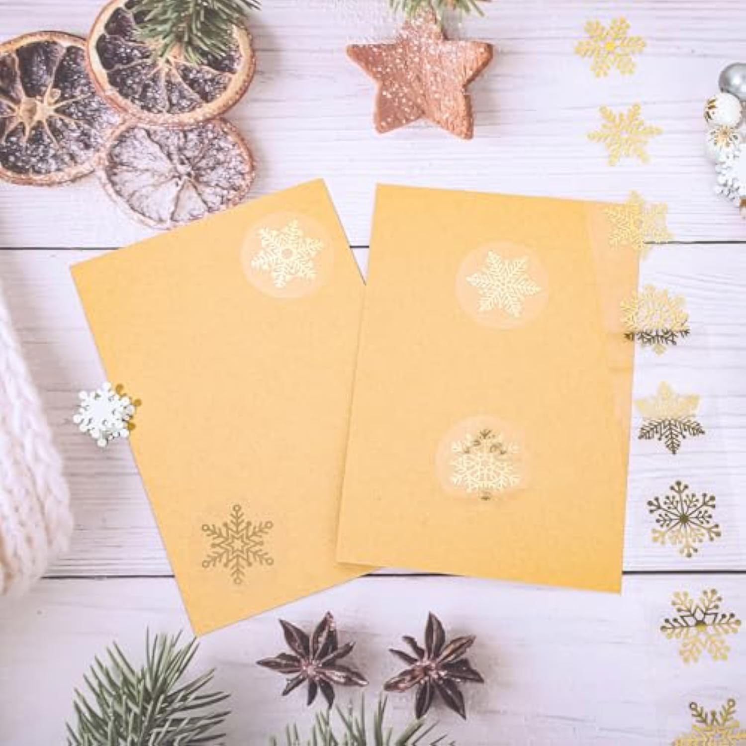 1000Pcs Clear Christmas Stickers Roll Gold Foil Snowflake Stickers Xmas Winter Holiday Round Adhesive Label Stickers Decal For Xmas Envelopes Invitations Cards Gifts Decor, 6 Designs