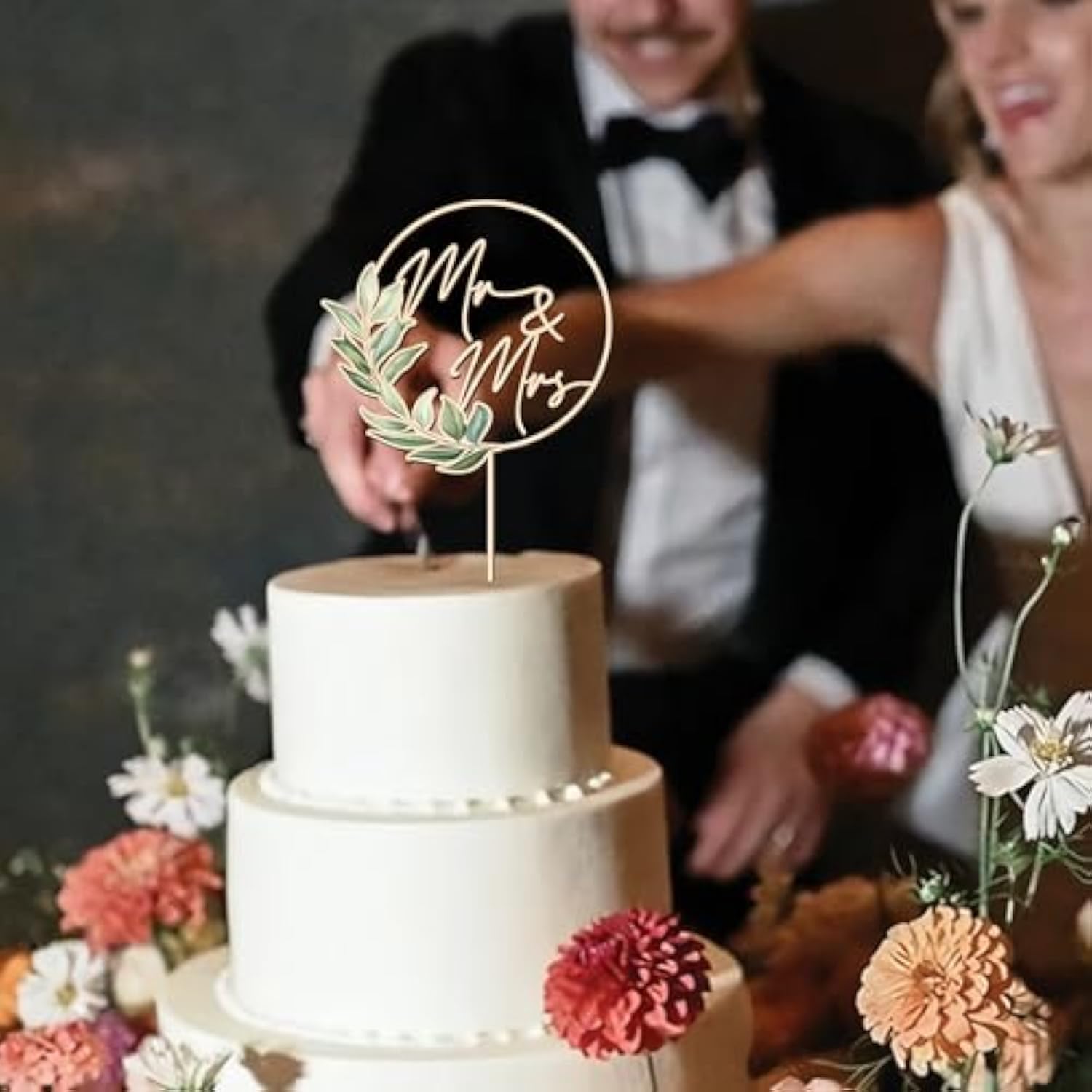 Wooden Mr & Mrs Wedding Cake Toppers Bride and Groom Decoration