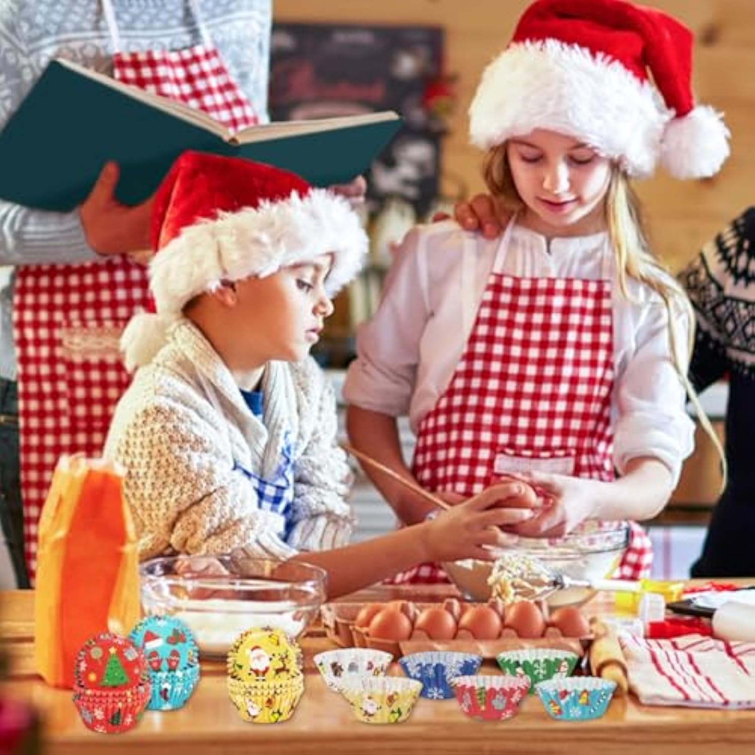 Christmas Cupcake Muffin Liners - 600 Count Xmas Baking Cup Cake Liners Paper, Merry Christmas Eve Cupcake Liner Candy Wrappers Cookies Wrap Chocolate Mold For Bakeware Party Supplies (Large)