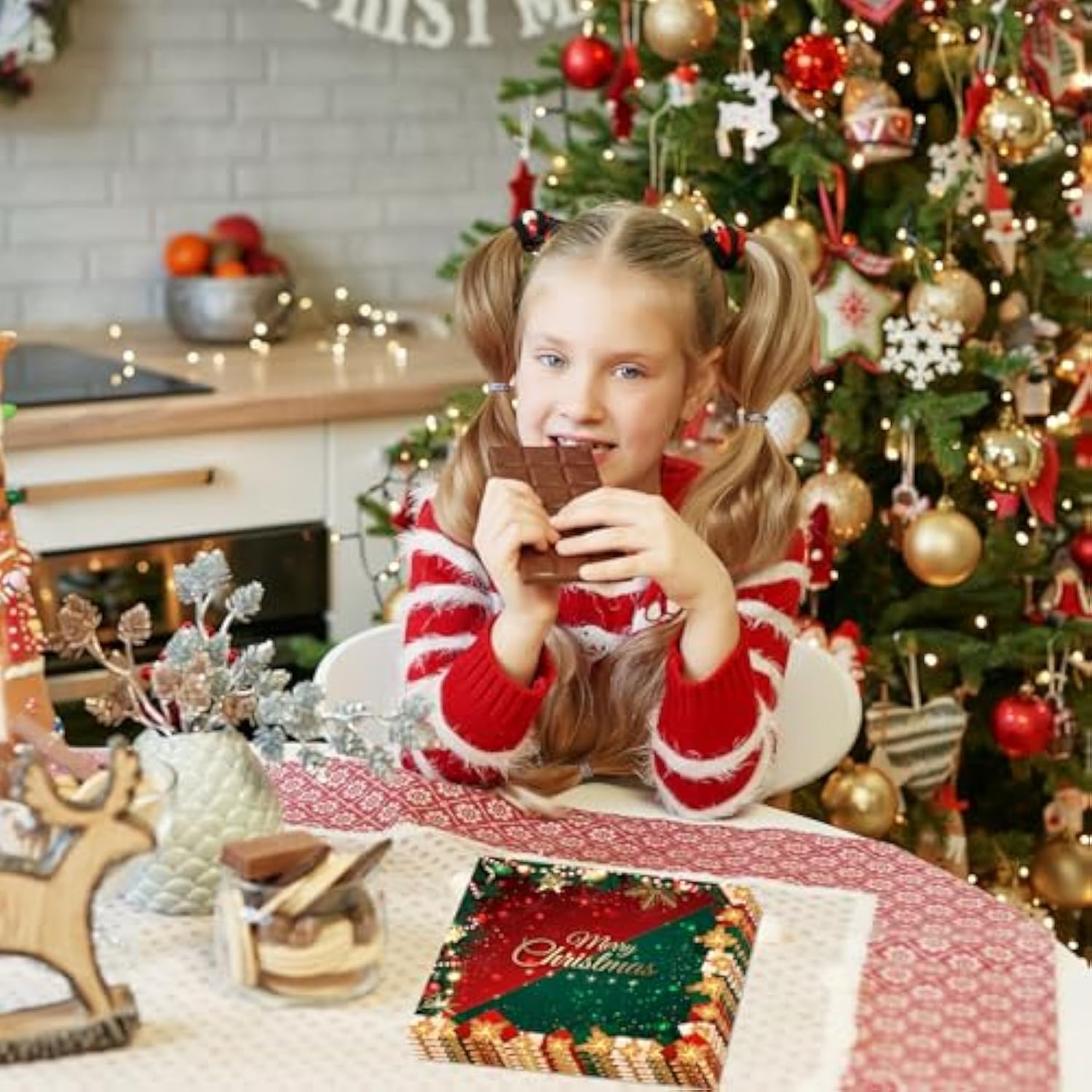 100Pcs Christmas Paper Napkins Red And Green Christmas Party Supplies Disposable 2-Ply Holiday Themed Napkins For Winter Xmas Holiday New Year Family Gathering Party Supplies