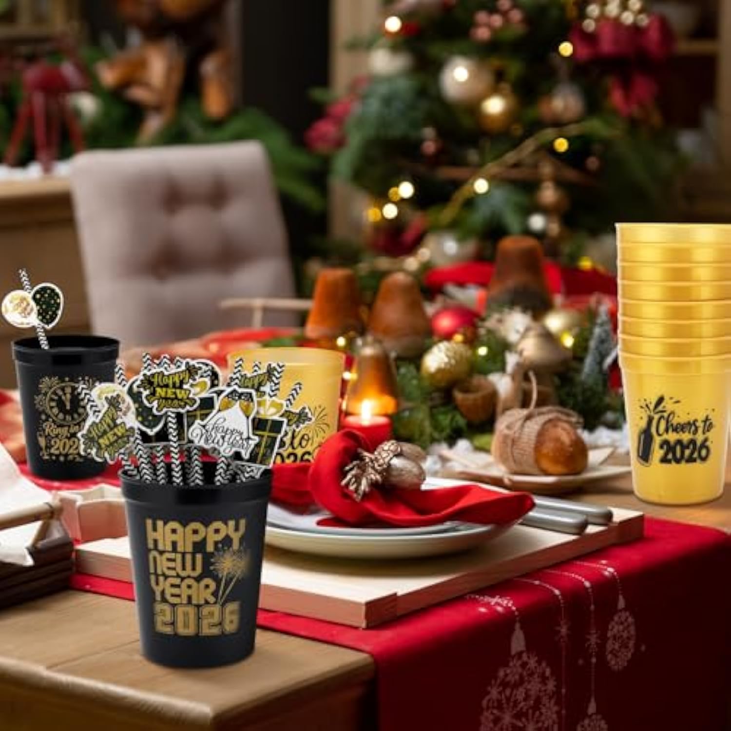 24 Pcs 16 Oz Black Gold 2026 New Year Cups with Paper Straws for Party Celebrations