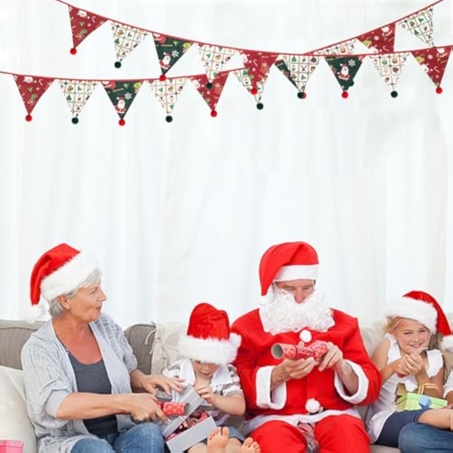 10.5Ft Christmas Red Green Pennant Banner Flags Fabric Balls Pom Pom Triangle Bunting For Wedding Birthday Merry Xmas Party Tent Nursery Kids Room Home Garden Hanging Decorations Supplies