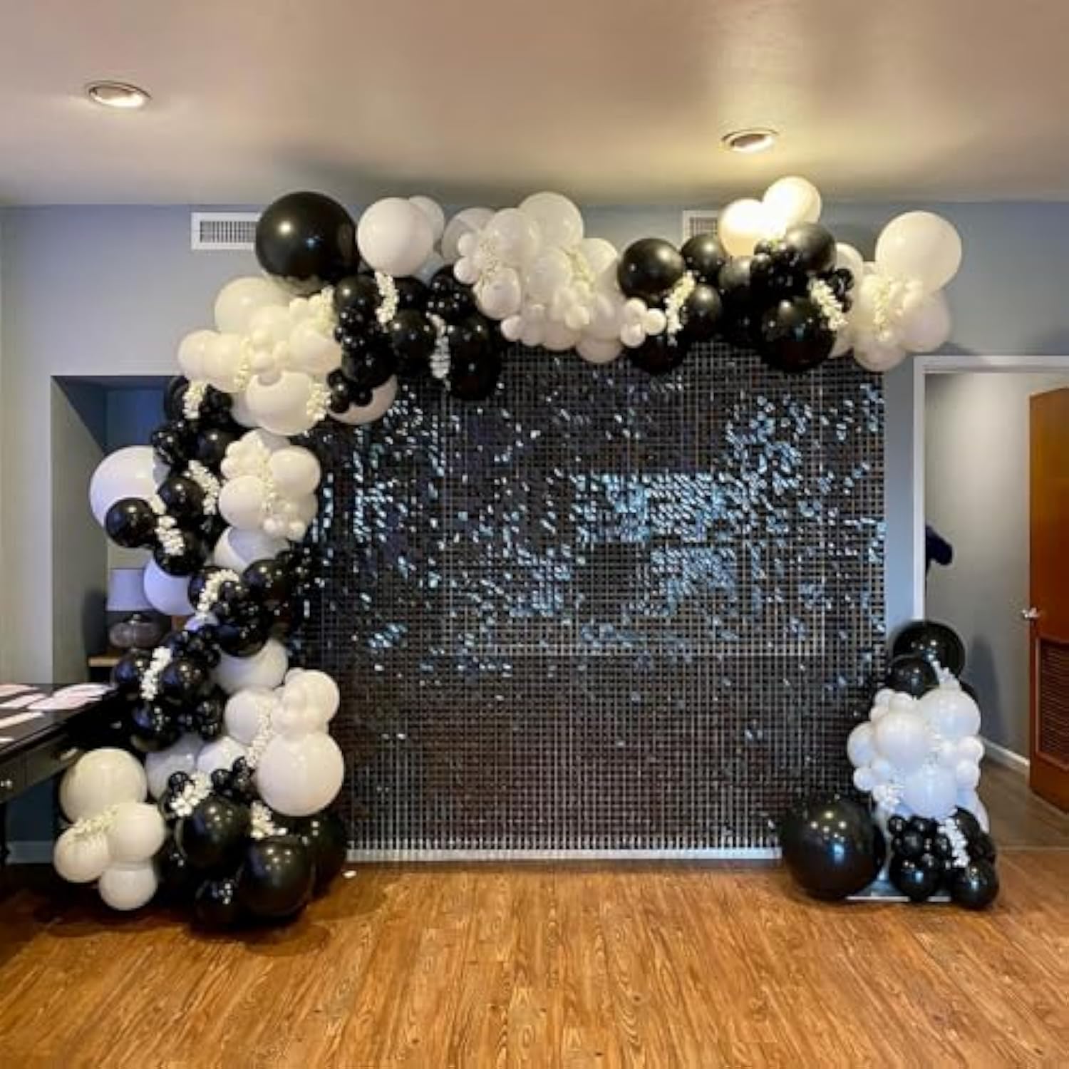 Black And White Balloon Arch Kit, 140Pcs Black And White Durable Latex Balloons 18 12 10 5 Inch Different Size Balloons For Birthday Anniversary Wedding Engagement Graduation Party Decorations