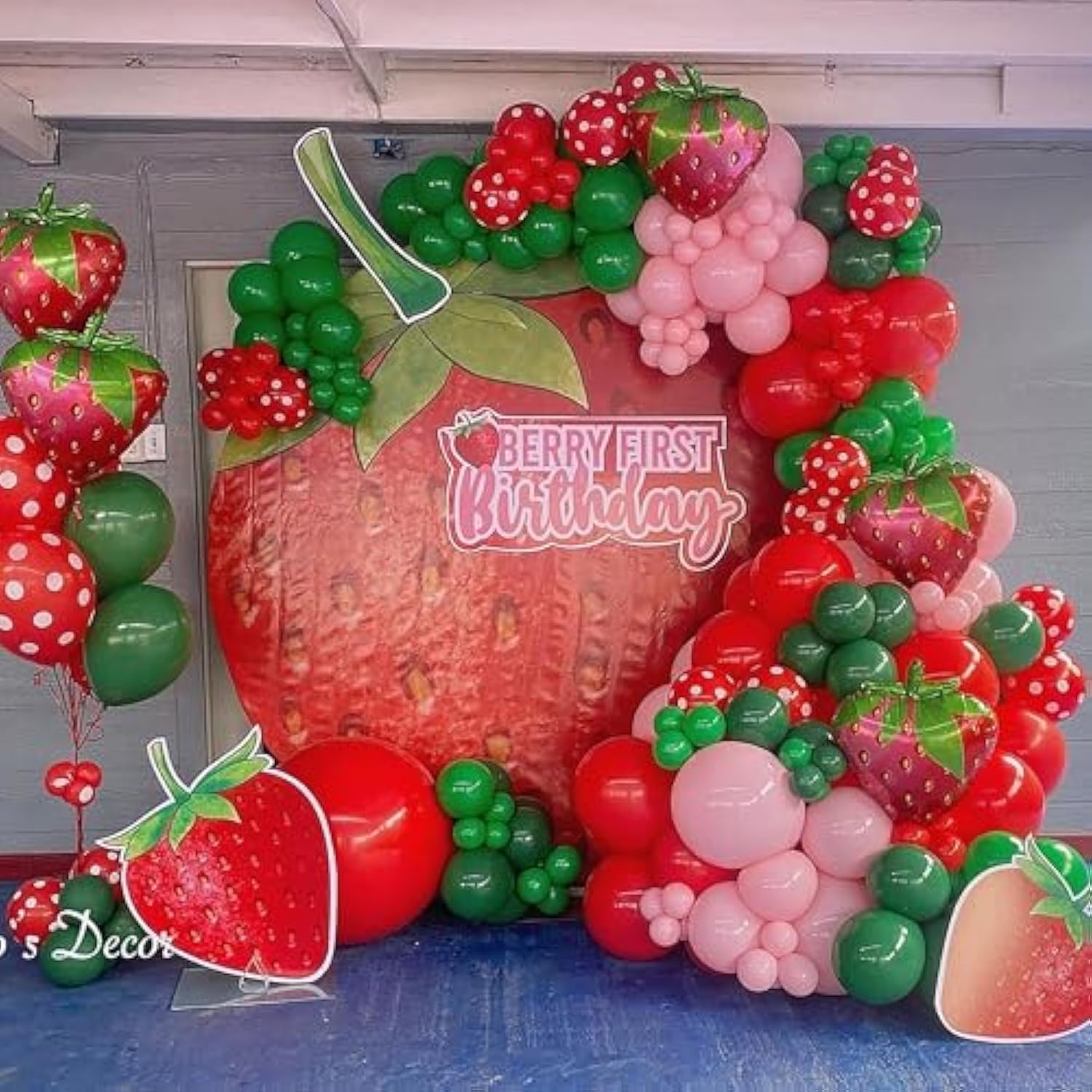 147Pcs Strawberry Balloons Arch Garland Kit With Strawberry Foil Balloons For Sweet Girl My Berry First Themed Birthday Party Supplies Baby Shower Gender Reveal Decorations Red Pink Green
