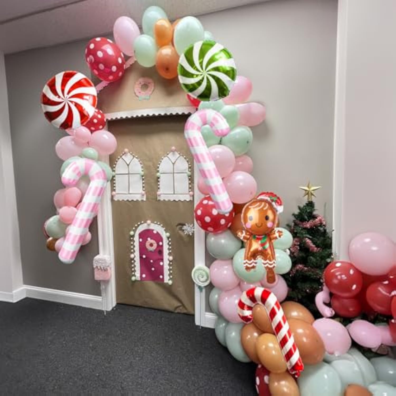 126-Piece Gingerbread Balloon Arch Kit for Christmas and New Year Party Decor