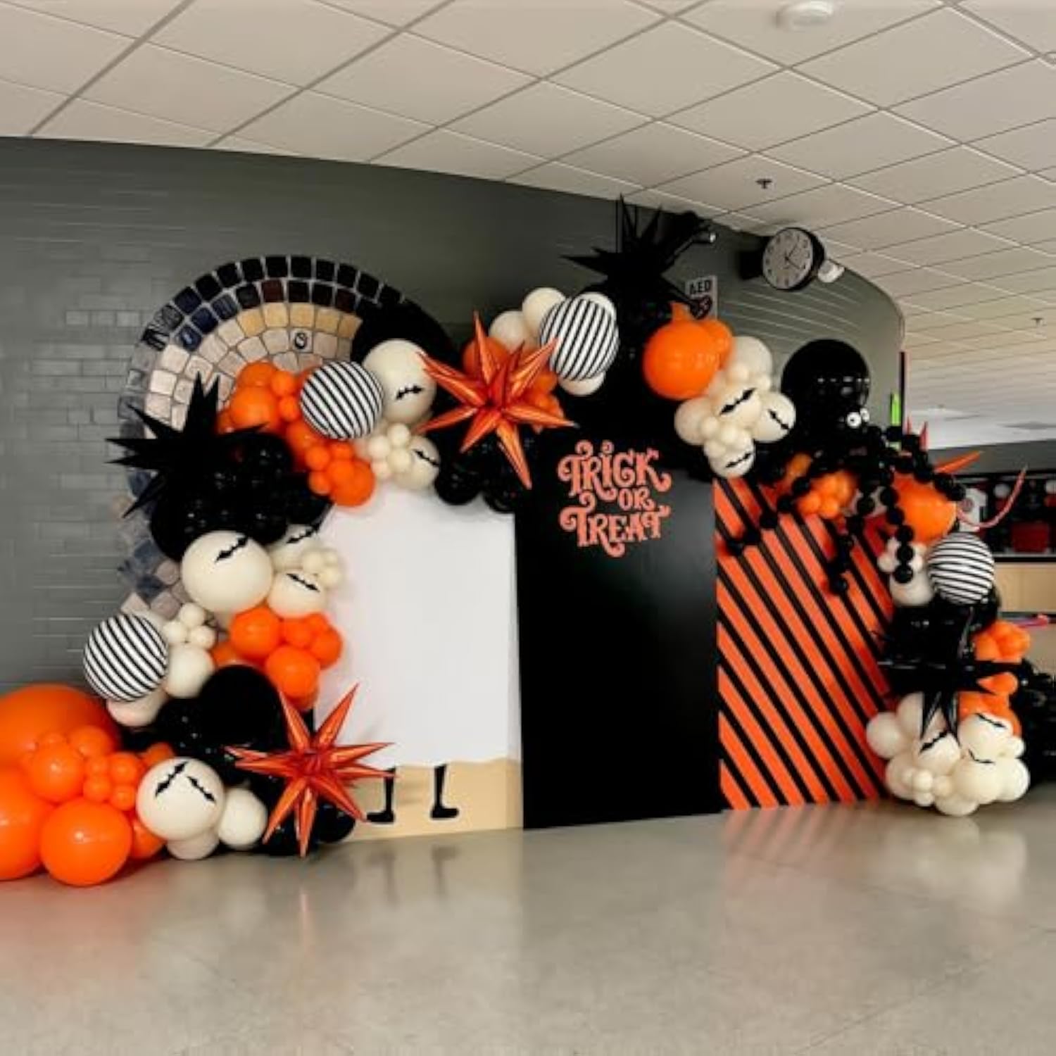 131Pc Halloween Balloon Arch Kit – Orange White Black with Eyeball & Bat Decor