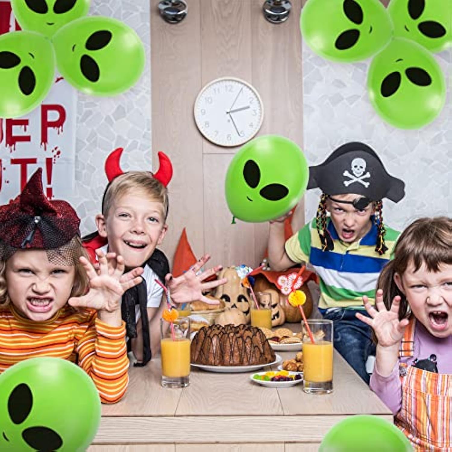 65-Pc Green Alien Balloon Set for Outer Space Party Décor