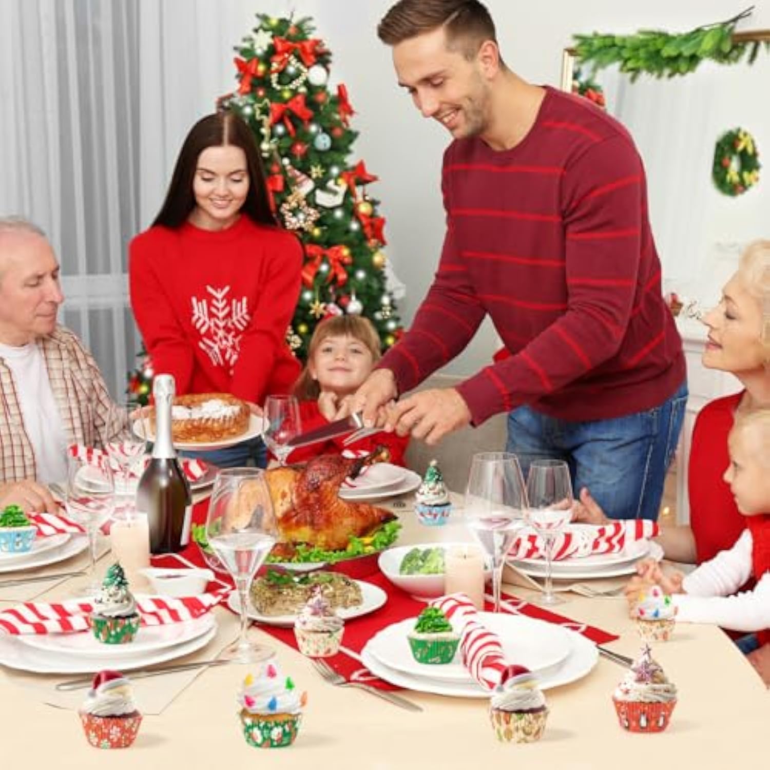 Christmas Mini Cupcake Liners - 600Pcs Merry Christmas Candy Baking Cups Muffin Cupcake Wrappers, Xmas Tree Santa Claus Snowman Chocolate Cake Wrap Making Supplies For Xmas Eve Party(10 Styles)