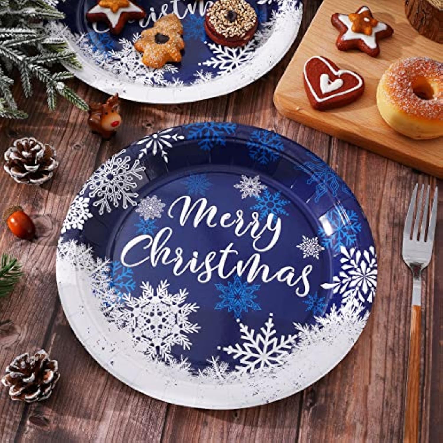 Christmas Paper Plates White Blue Snowflake Round Disposable Plates 9 Inch Merry Christmas Decorative Tableware For Christmas Winter Holiday Dinner Birthday Party Supplies, 24Pcs