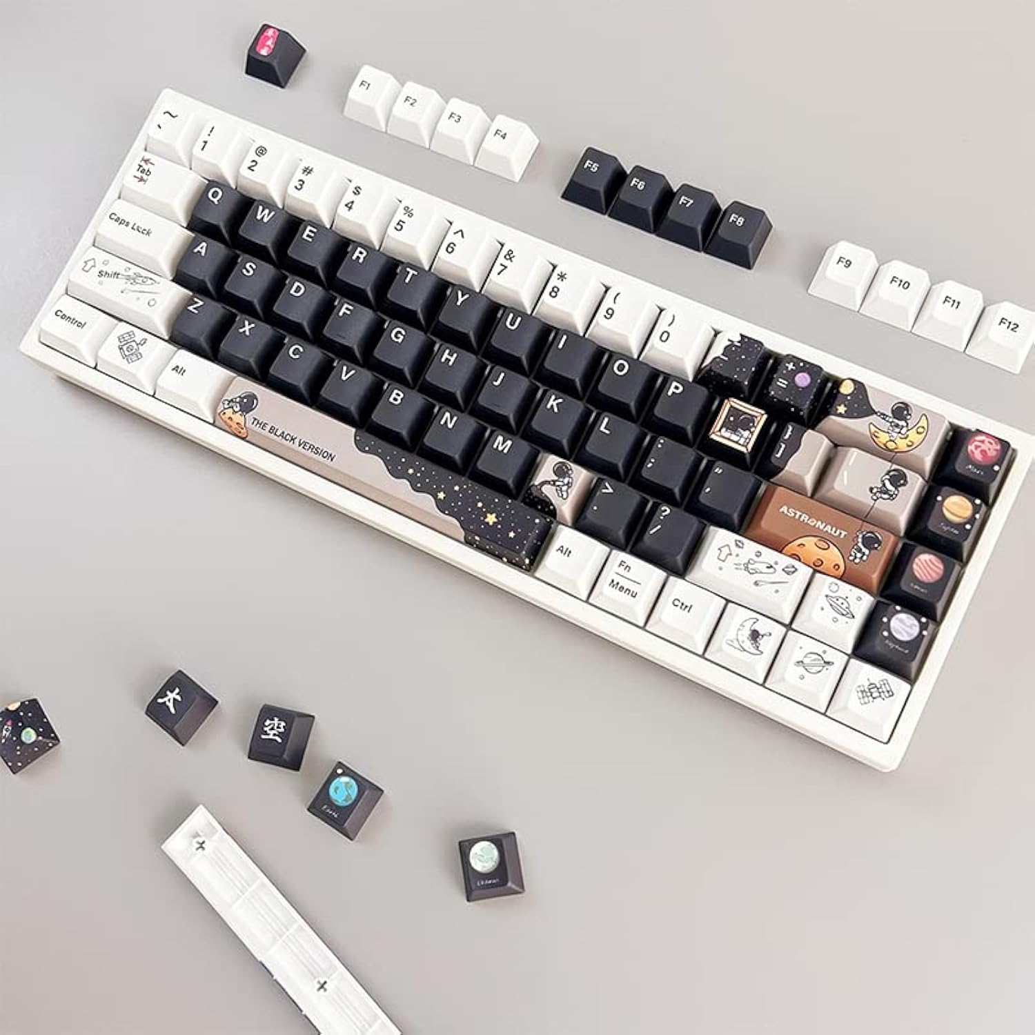 Keycaps - Astronaut Theme, Cherry Height, 142 Keys, Pbt Material, Opaque