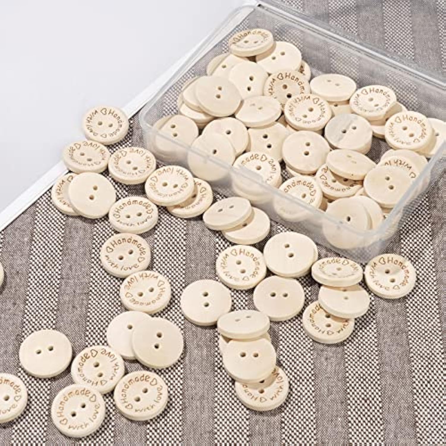 100Pcs Cute Wooden Craft Buttons 2 Holes 'Handmade With Love' Tags Lab