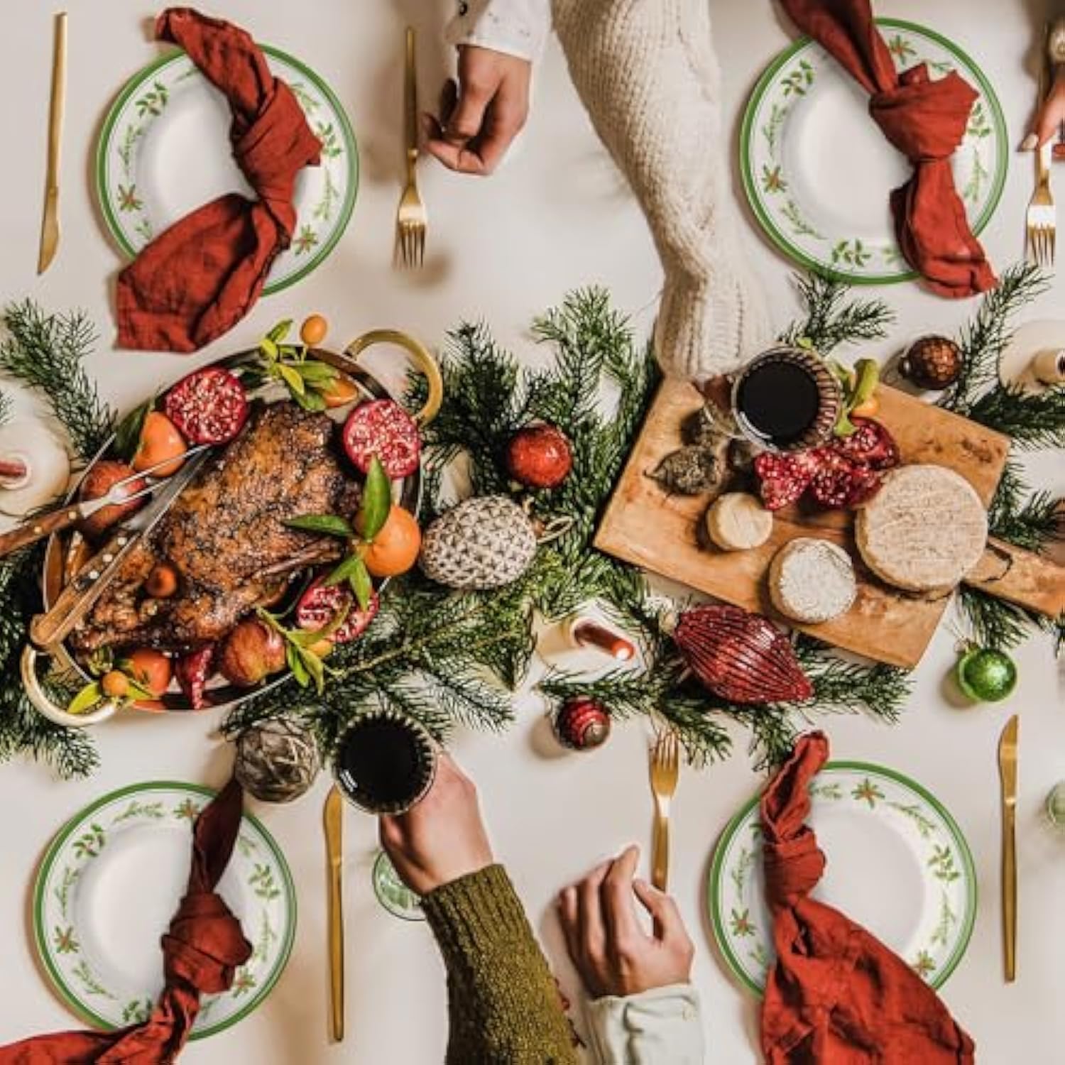 6 Pcs Christmas Dinner Plates Xmas Tree Melamine Dinnerware Green Plates Xmas Wreath Dishes Holiday Tableware For Dessert Salad Appetizer Birthday Party(Christmas Wreath,10 Inches)