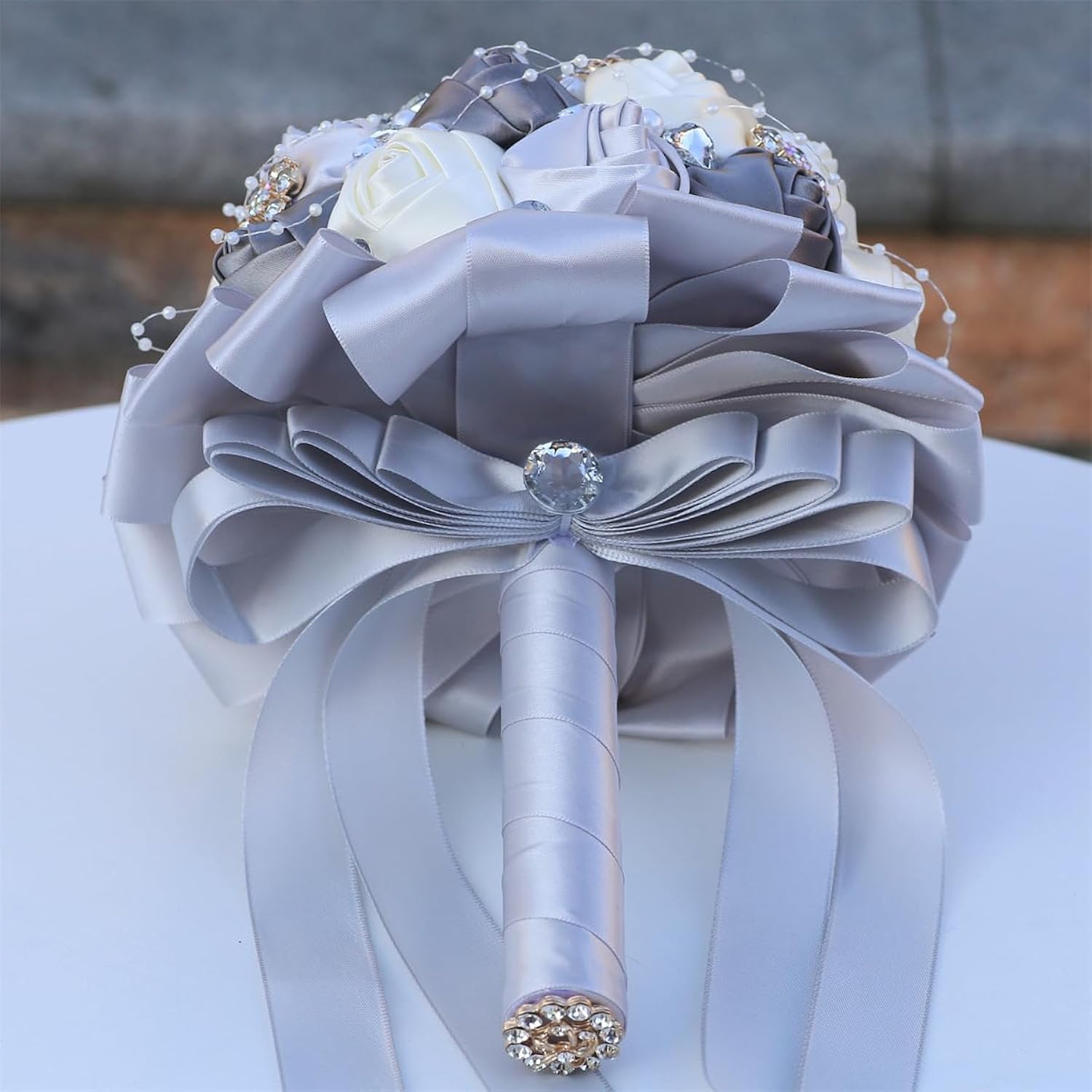 Handmade Rhinestone Brooch Satin Bridal Bouquet 9Inch Crystal Round Tossing Wedding Bouquet Artificial Flower Bunch With Diamond Pearl Ribbon Pearl Ribbon