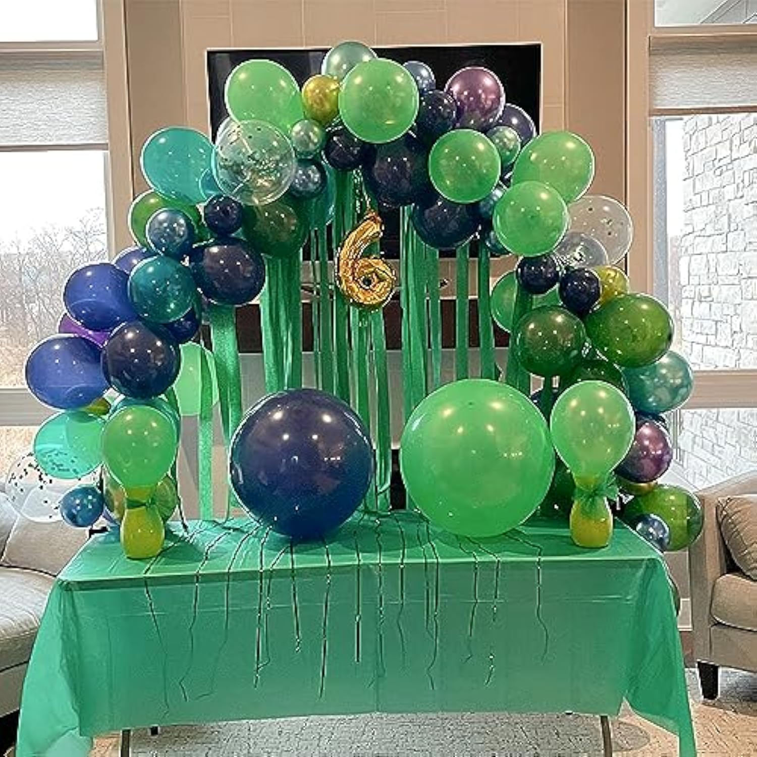 134pcs Blue & Green Balloon Garland Kit with Dino Balloons for Jungle Party Decor