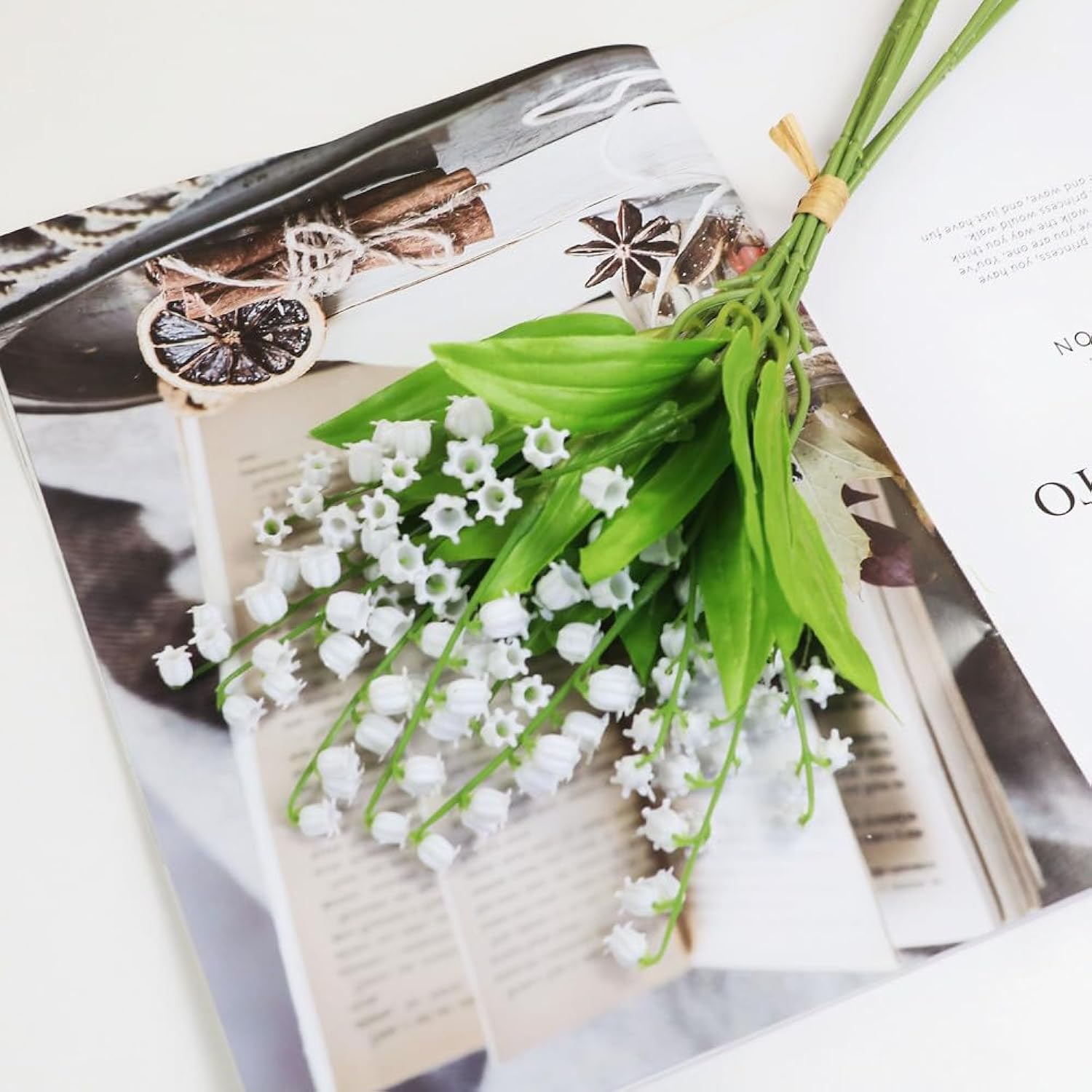 24Pcs Lily Of The Valley Plastic Flower, Artificial White Bell Orchids,Artificial Flowers Bridal Wedding Bouquet For Home Garden Party Wedding Decoration (White)