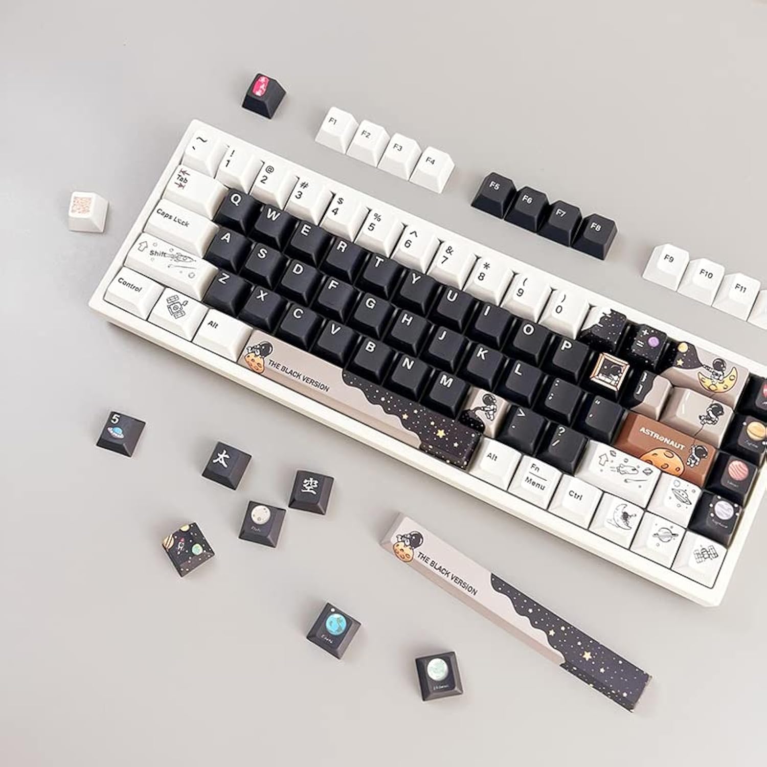 Keycaps - Astronaut Theme, Cherry Height, 142 Keys, Pbt Material, Opaque