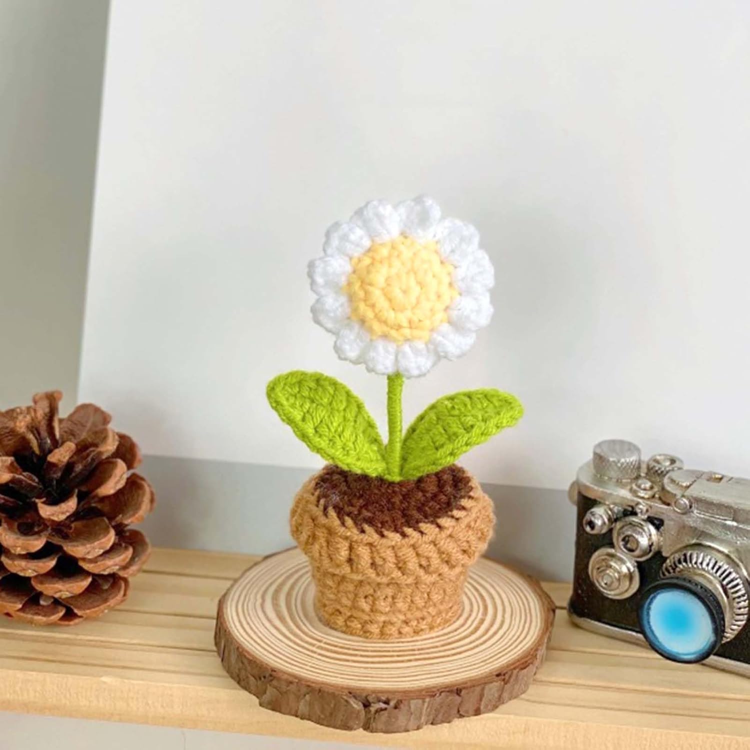 Cute Knitted Flower Plant, Kawaii Handmade Crochet Flowers,Small Potted Artificial Flower Plants, Desk Home Car Dashboard Decorations (Daisy-White)