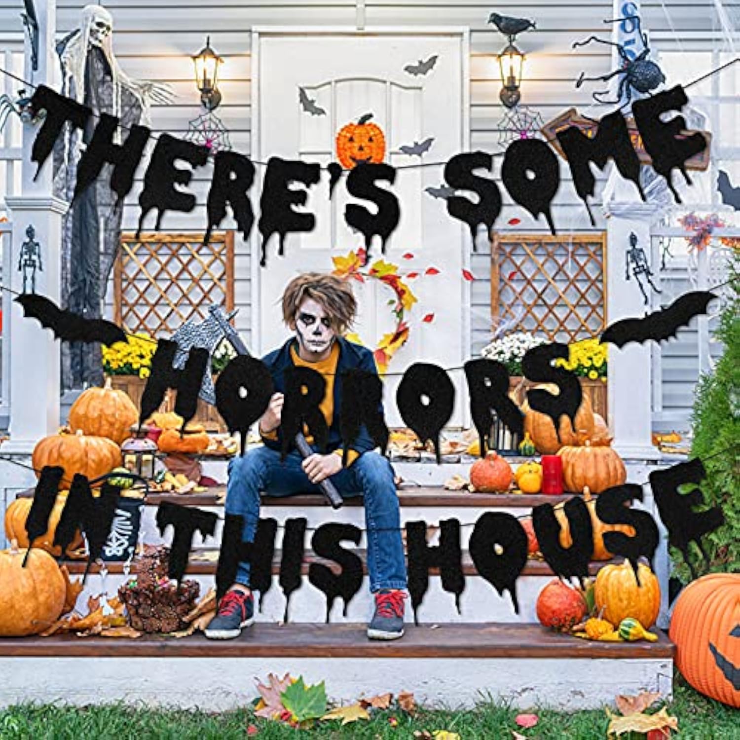 Black Glitter Halloween Banner: "There's Some Horrors In This House"