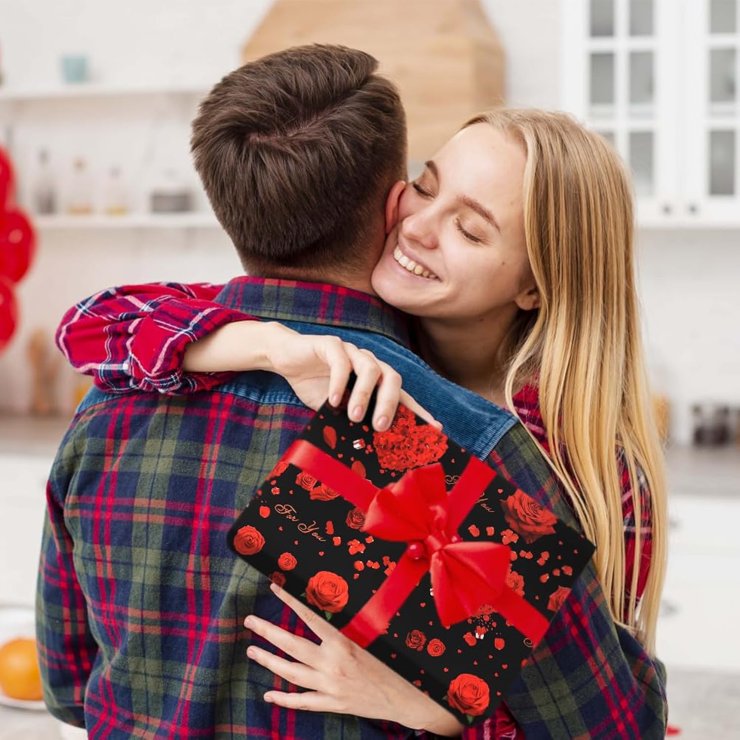 Rose Wedding Wrapping Paper, Black And Red Heart Rose Floral Gift Wrap Paper 4 Folded Sheets For Bridal Shower Anniversary Valentine'S Day Birthday Women Mother'S Day Lover'S Gift Wraps, 20*29Inches