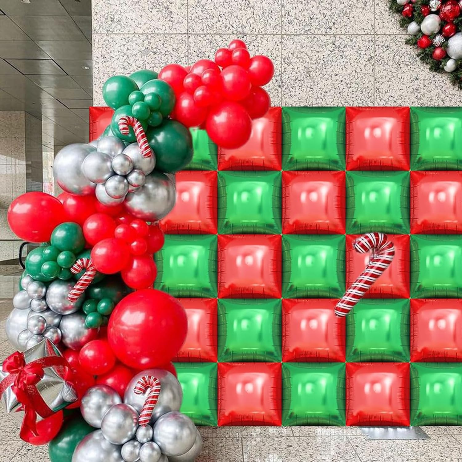 Metallic Red And Green Square Foil Balloons Wall - 19 Inches Square Balloons Tunnel Arch Garland Kit For Christmas Party Decorations, Birthday Balloon Party Decorations
