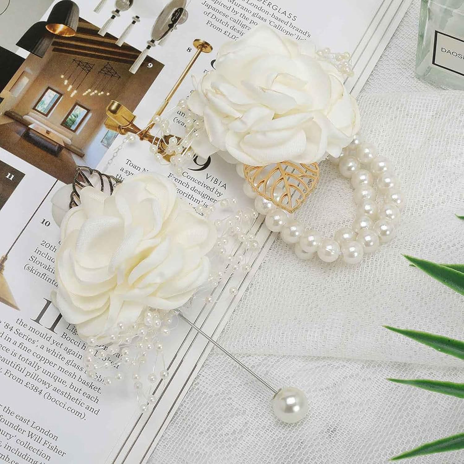 2Pcs Rose Wrist Flower Corsage Boutonniere Set Bridal Corsage Bracelet Bridesmaid Pearl Leaf Wrist Flower For Wedding Party Prom Homecoming Girl Hand Flower Decoration