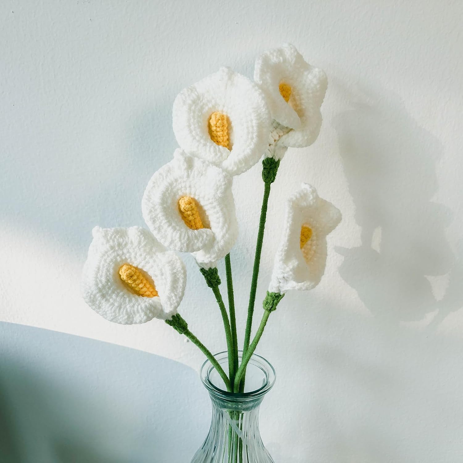 5 Pcs Crochet Calla Lily Artificial Flowers, Handmade Wedding Bouquet, Creative Gift For Women Anniversary College Students Coworkers, Office And Home Decor (White)
