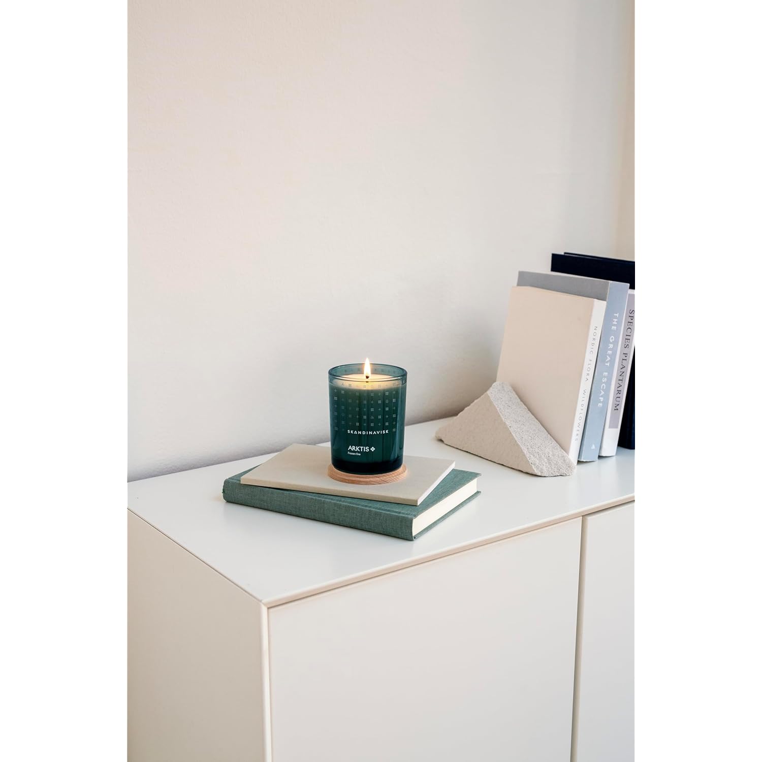 Arktis 'Artcic' Scented Candle, Special Edition, Scent Notes: Windswept Woods And Arctic Sage, Spearmint And Snowflakes, Vegan Formula, 7.0 Oz.