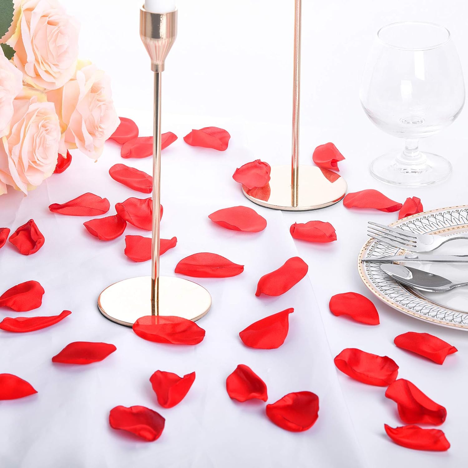 300Pcs Artificial Red Rose Petals For Romantic Night Flower Girl Silk Flower Petals For Wedding Aisle Table Centerpieces Confetti Party Favors Table Decoration(Red)