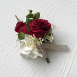 Artificial Wrist Corsage Boutonniere Set For Groom Bride Groomsmen Bridesmaids, Corsage Wristband Men Boutonniere Wedding Party Prom Suit Decorations - Burgundy 2Pcs