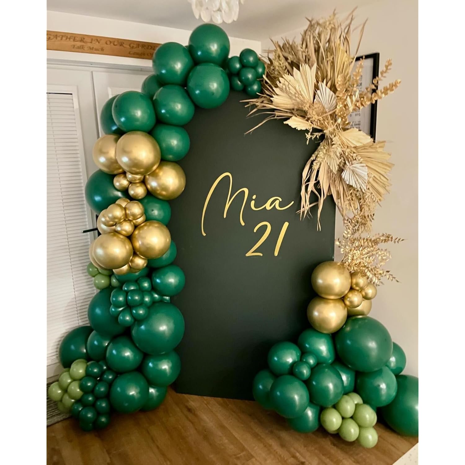 Green Balloon Arch Kit, 125Pcs Emerald Hunter Dark Green Latex Balloon Garland Kit, 18 12 10 5 Inch Different Size Balloons For Anniversary Birthday Jungle Theme Christmas Party Decorations