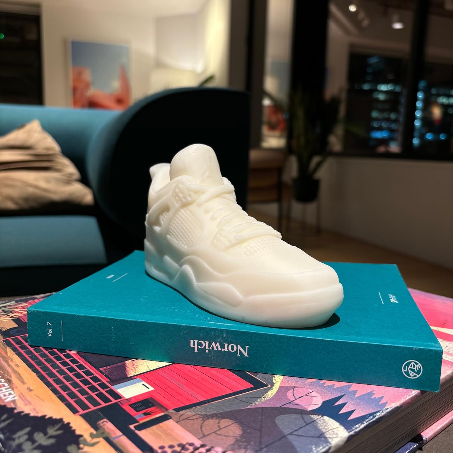 Sneaker Candle With Giftbox - - Hypebeast Gift For Teenage Boys - Gifts For Men Candles - Sneakerhead Gifts For Teenage Boys - Unique Gift For Him - Sneaker Head Room Decor