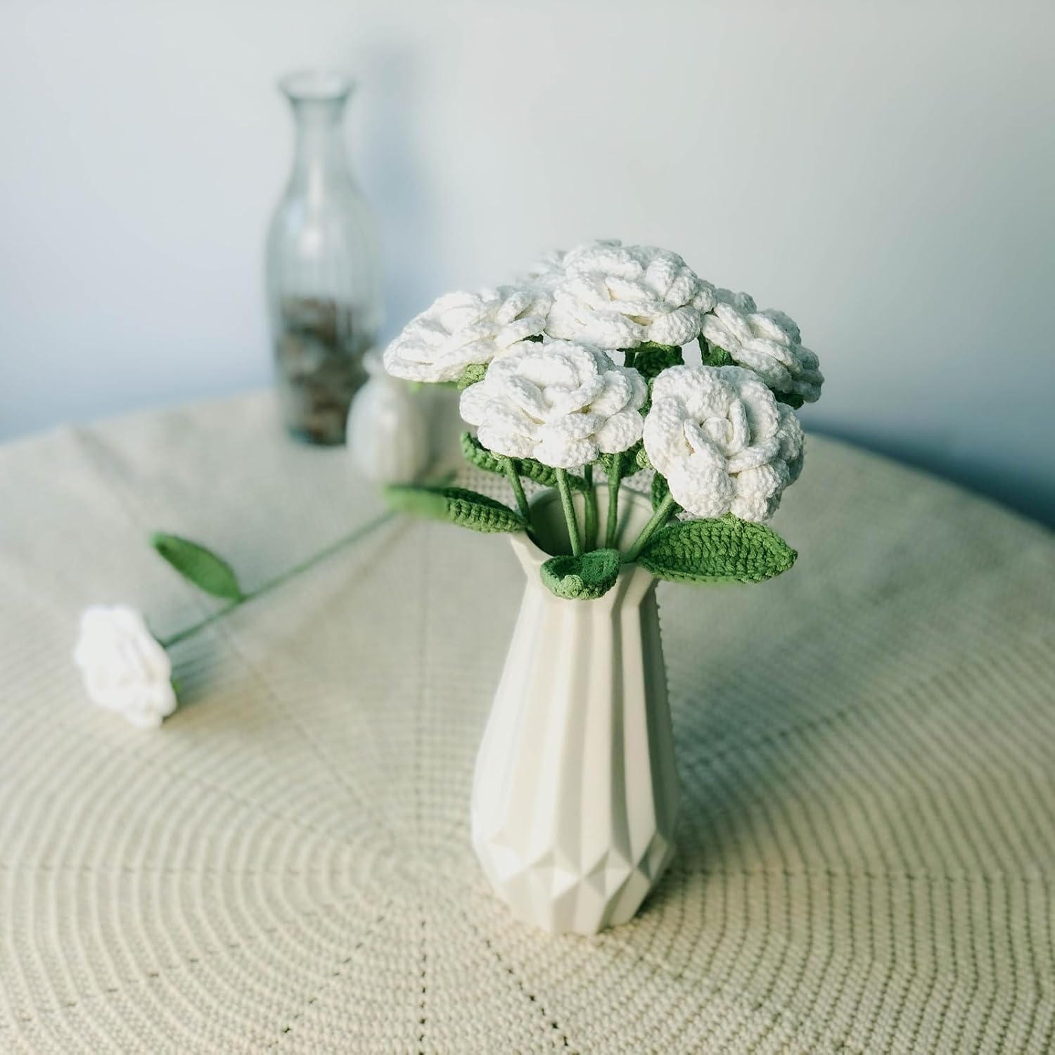 Crochet Flower 2 Handmade Roses, Gift For Valentine'S Day, Birthday, Wedding, Mother'S Day, Knitted Artificial Flowers For Home Decor, Valentines Day Gifts For Her Girlfriend (White)