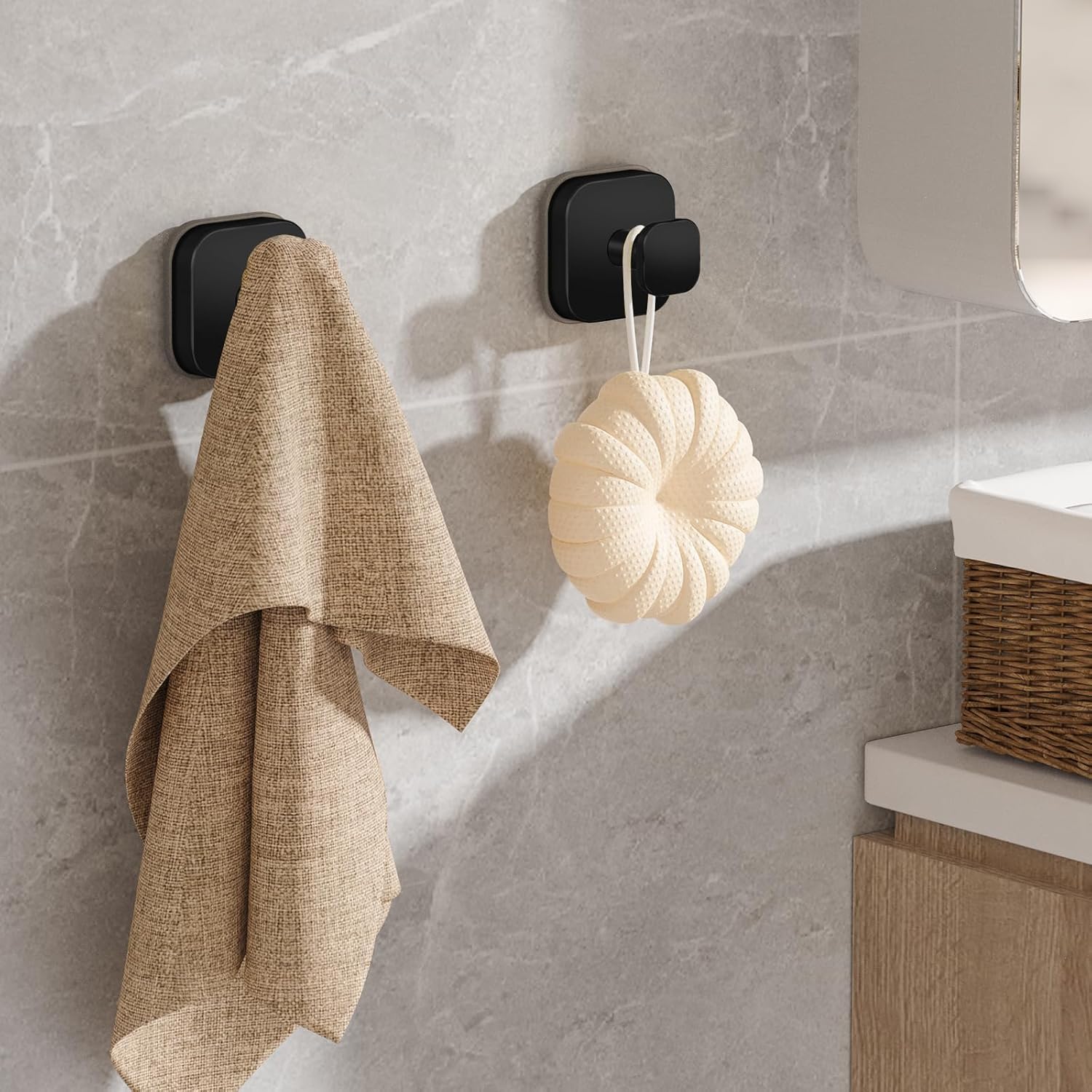 Suction Cup Hooks For Shower,Heavy Duty Shower Hooks For Bathroom Wall,Glass Windows,Smooth Doors To Hang Towels,Robes,Coat,Reusable Suction Cup Wreath Hanger For Christmas Wreaths-Black(2 Pack)