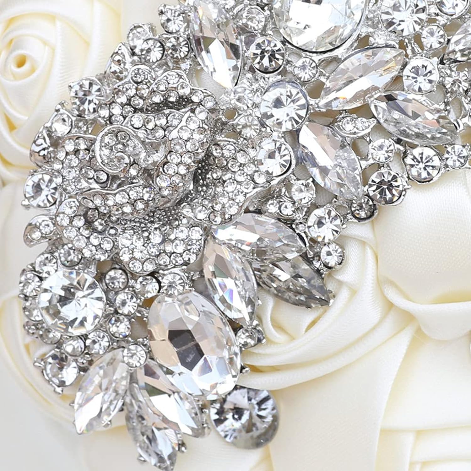 Wedding Bouquets For Bride Bridesmaid Brooch Bouquet Handmade Artificial Flower Tossing Bouquet For Wedding Ceremony Anniversary(Ivory-18Cm)
