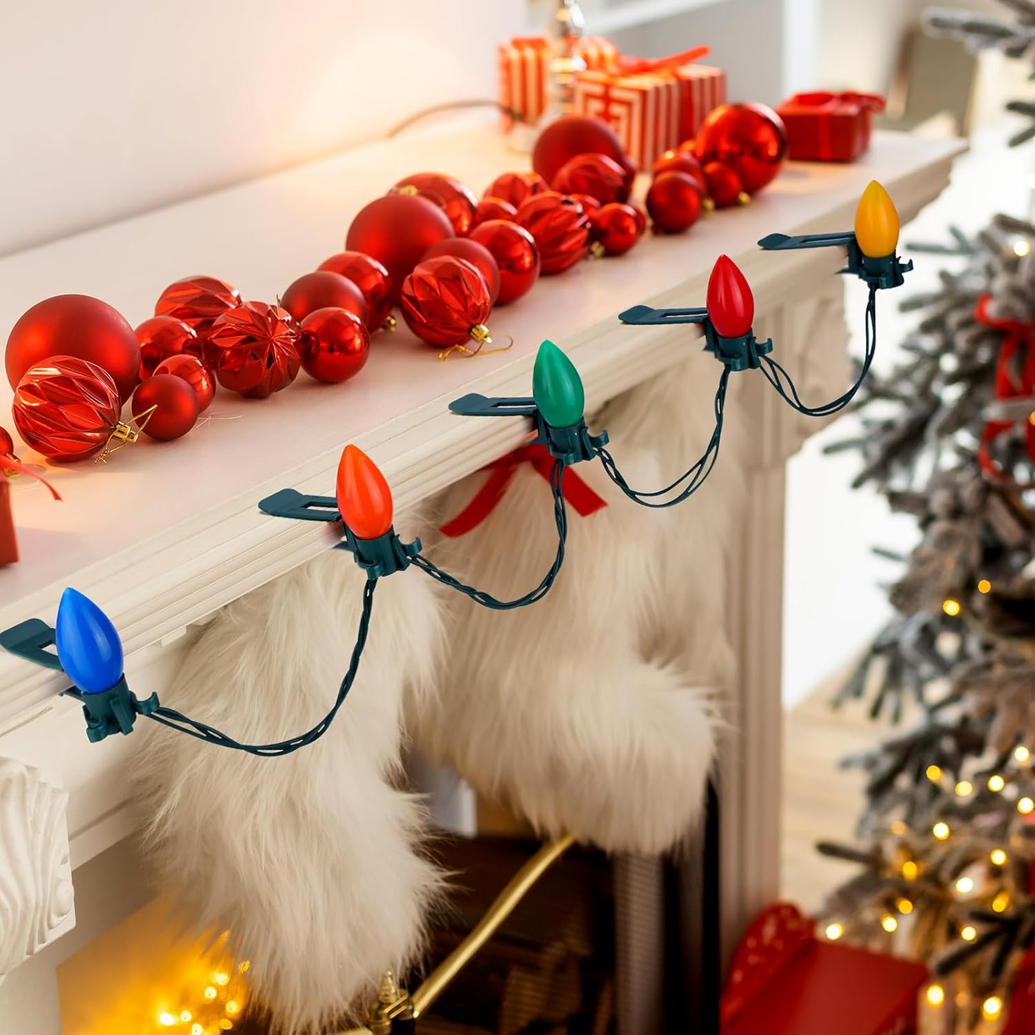 100 Pcs Christmas Light Clips Hooks Holiday Gutter Clips Shingle Weatherproof Green Clips Outdoor String Light Hangers Work On C7, C9, G30, G40 And Led Mini Lights For Christmas Decoration