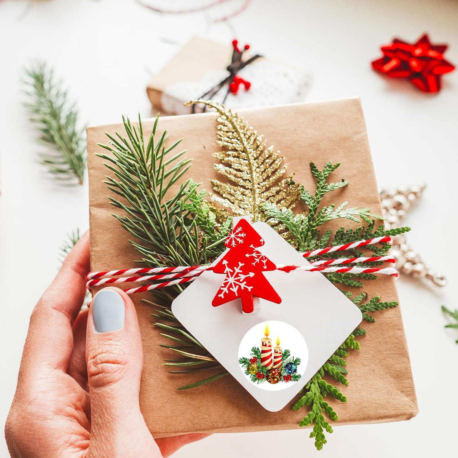 Christmas Stickers Merry Christmas Stickers For Cards Crafts Gifts, 500 Pcs Happy Holidays Sticker For Envelopes 1.5" Small Xmas Envelope Seals Sticker Roll For Gift, Boxes, Round (Christma)