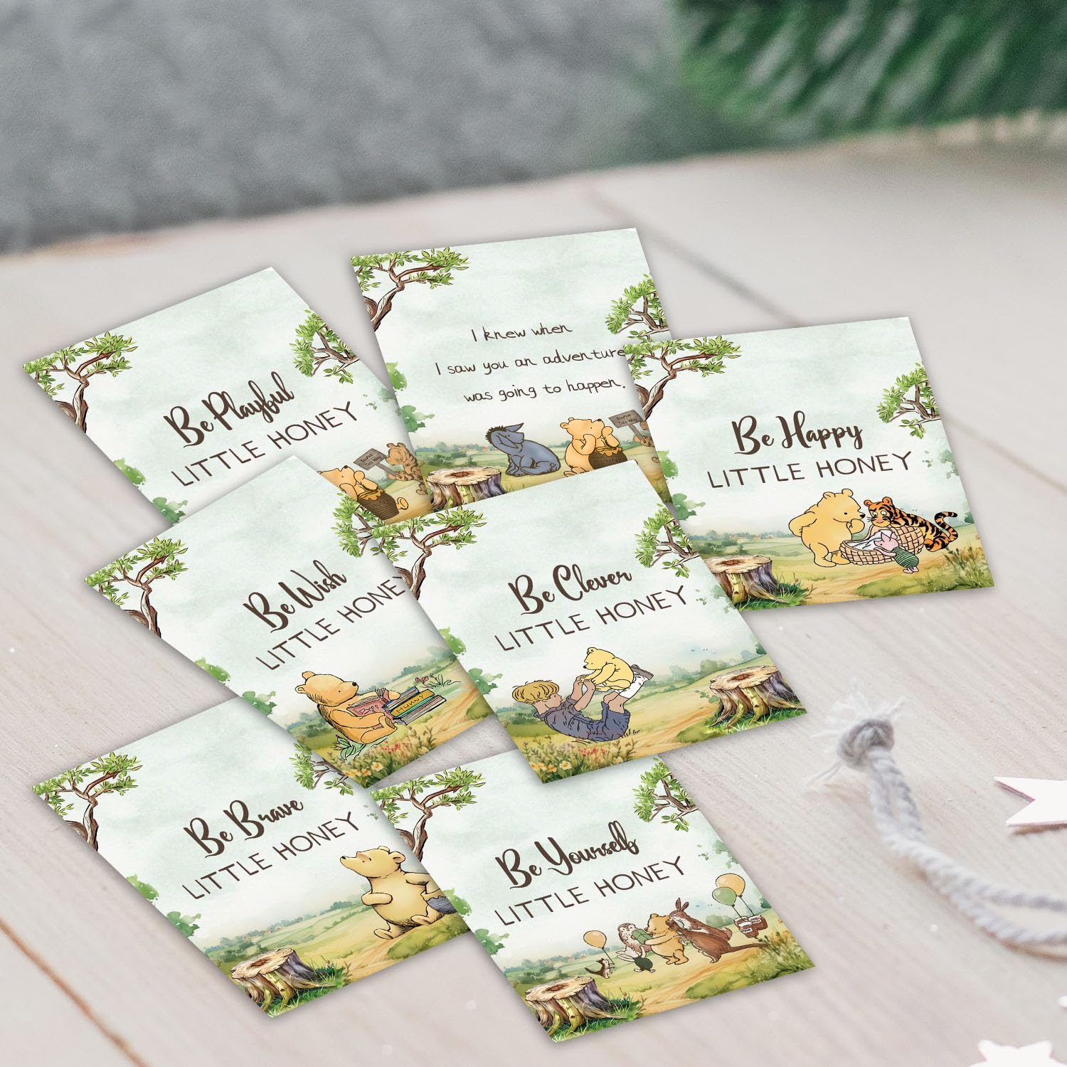 8Pcs Winnie Quotes Party Cards With Wooden Stands, Classic Pooh Baby Shower Decor, Winnie Baby Shower Centerpieces, Double Side Winnie Party Game Cards, Birthday Party Supplies, Nursery Decor Prints