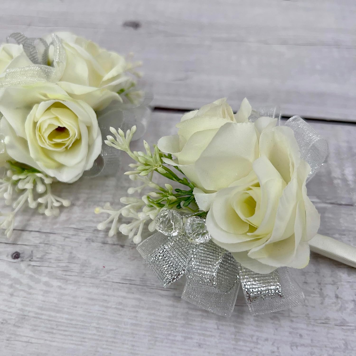 White Rose Flower Wrist Corsage Boutonniere Set Bridesmaid Wrist Corsage Bracelet & Groom And Best Man Boutonniere For Wedding Flowers Accessories Prom Suit Decorations (White)