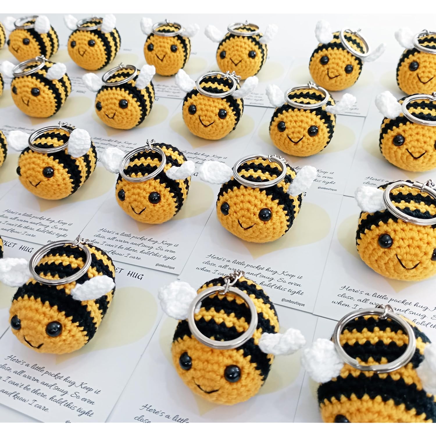 Pocket Hug Bee With Greeting Cards, Crocheted Handmade Small Gifts, Cute Little Heart Pocket Hug & Gift Card, Thinking Of You Love Gift For Family And Friends. (With Keychain)