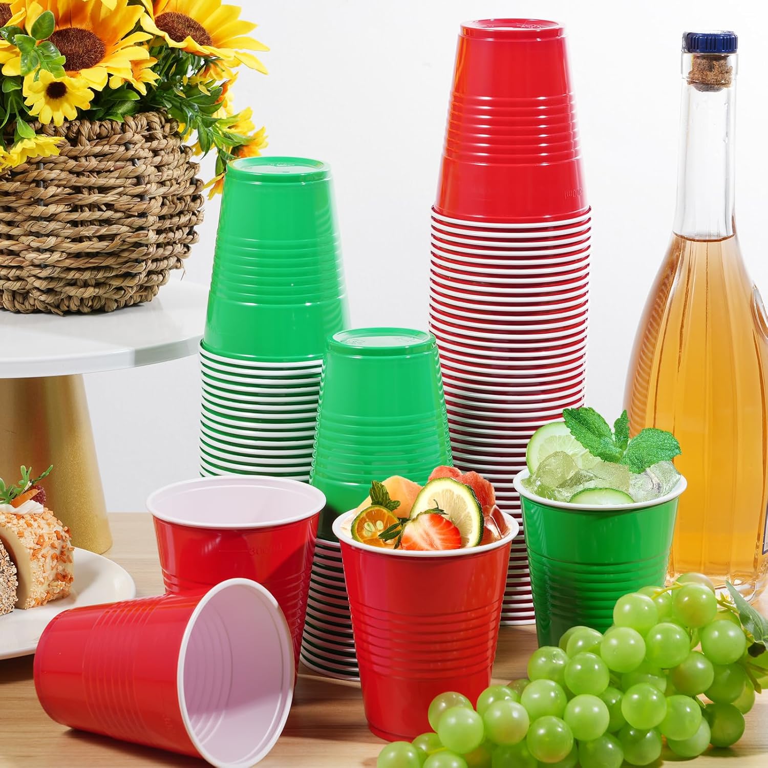 100 Pcs Red And Green Christmas Plastic Cups 12 Oz, Bulk Green And Red Disposable Xmas Party Cups For Merry Christmas Holiday Wedding Birthday Theme Party Supplies Decorations