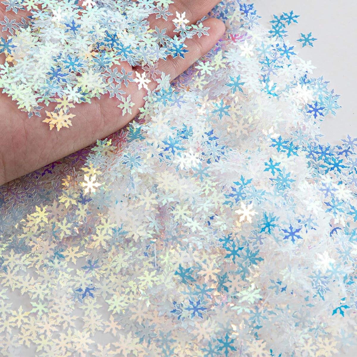 2000Pcs/50G Christmas Snowflakes Confetti Decorations,Iridescent Snowflake Table Confetti Glitter Snowflake Sequins For Winter Wonderland Party Home Decoration