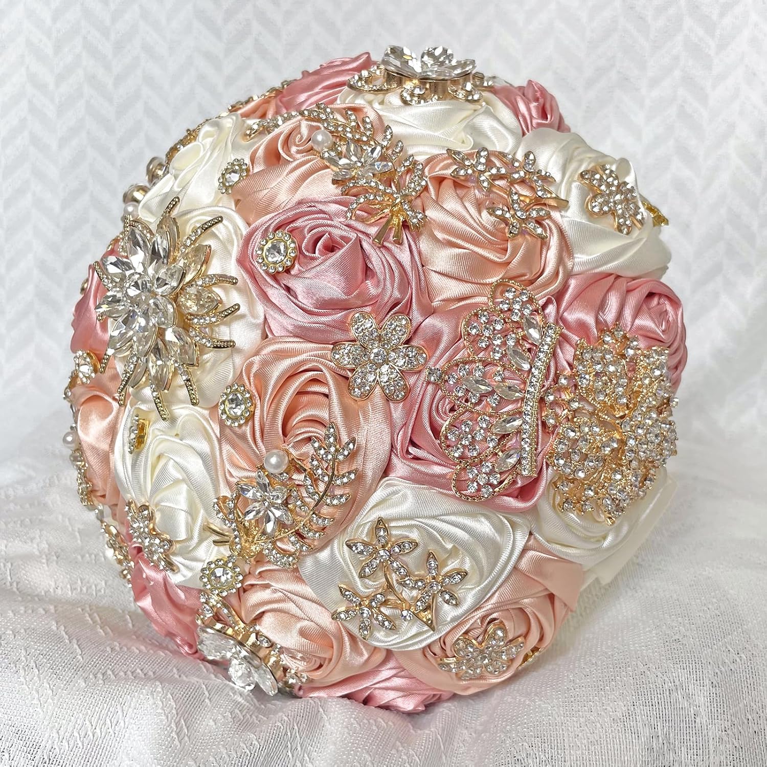 Handmade Satin Rose Floral Bling Pearl Decor Bridal Wedding Bouquet Rhinestone Pendant Artificial Brooch Flowers For Bride Bridesmaid Quinceanera