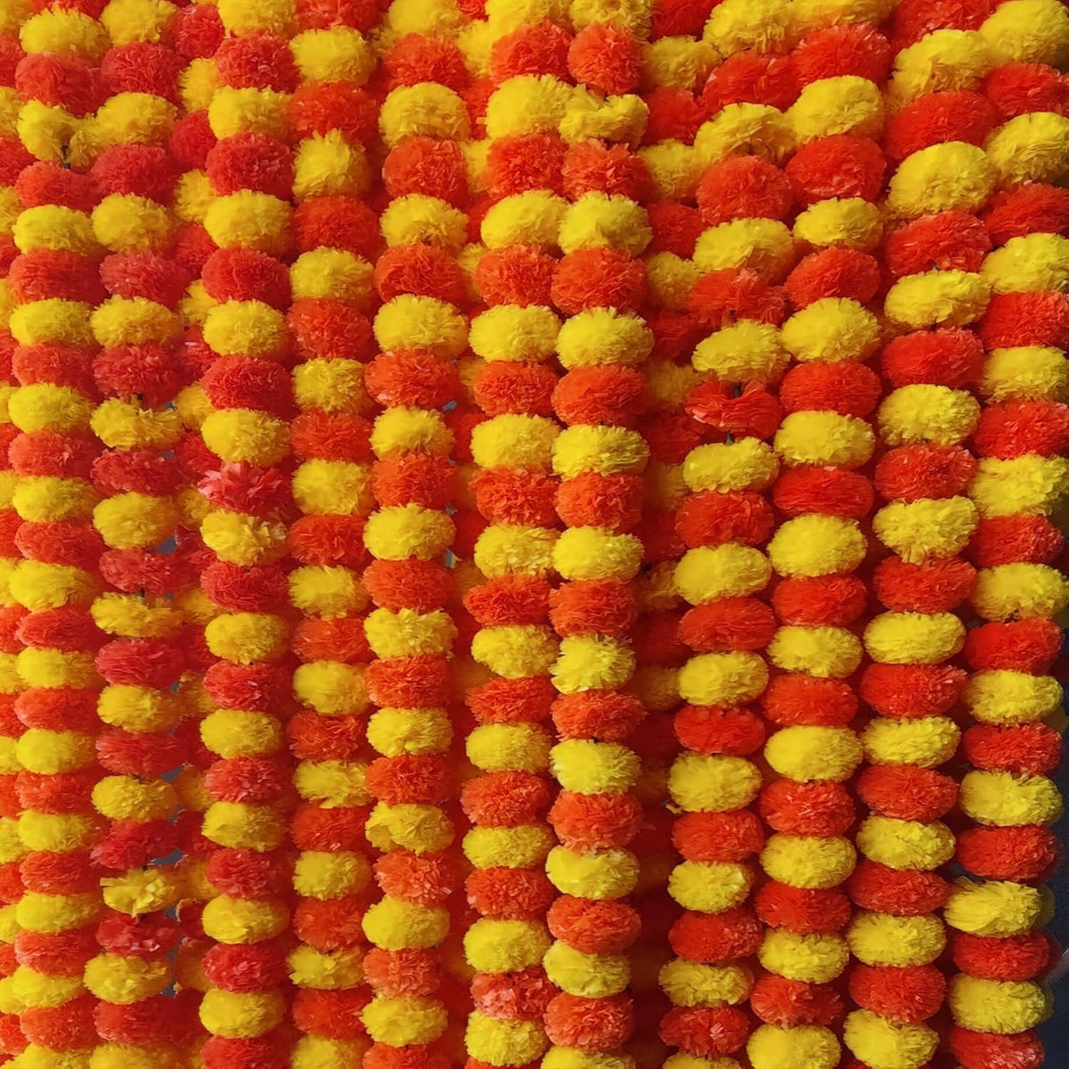 5 Feet Indian Marigold Garland For Decoration, Artificial Marigold Flowers For Diwali Halloween Day Of Dead, Día De Los Muertos, Indian Wedding Flower Decoration (Yellow & Dark Orange)