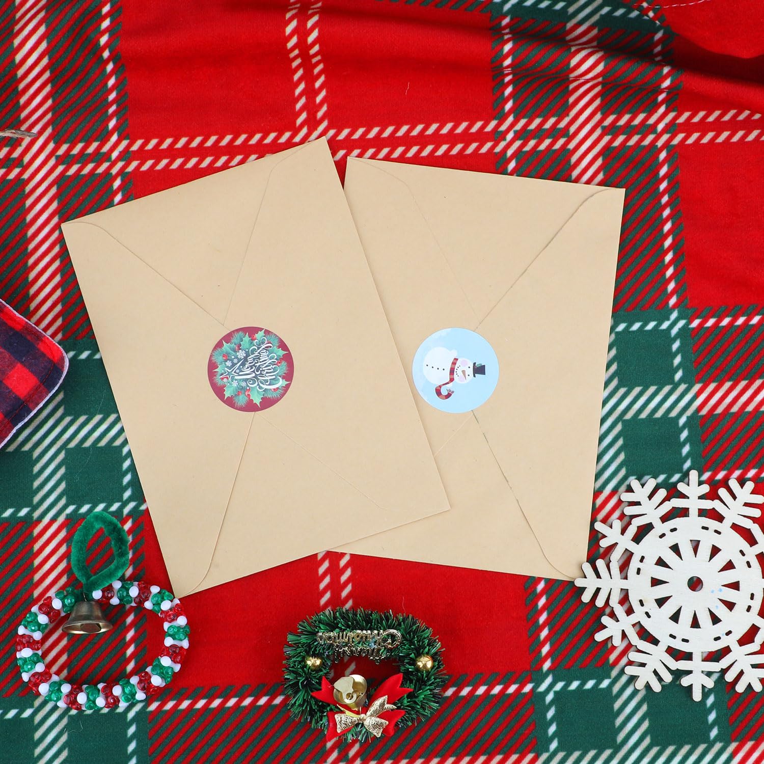 500Pcs 2024 New Upgrades Christmas Stickers Rolls, 1.5 Inch Round Merry Christmas Seals 8 Patterns Christmas Tree Labels Envelope Decals Stickers Xmas For Cards Crafts Gift Boxes
