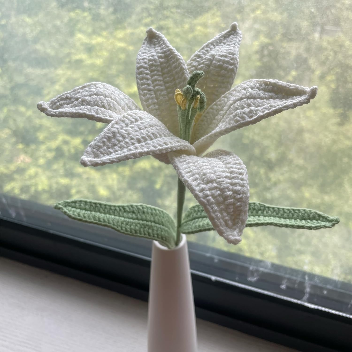 Spinus Lily Crochet Rose Bouquet, Handmade Artificial Gift For Girl Friend, Home Decor, Knitted Forever Flower (1 Stem White Lily)