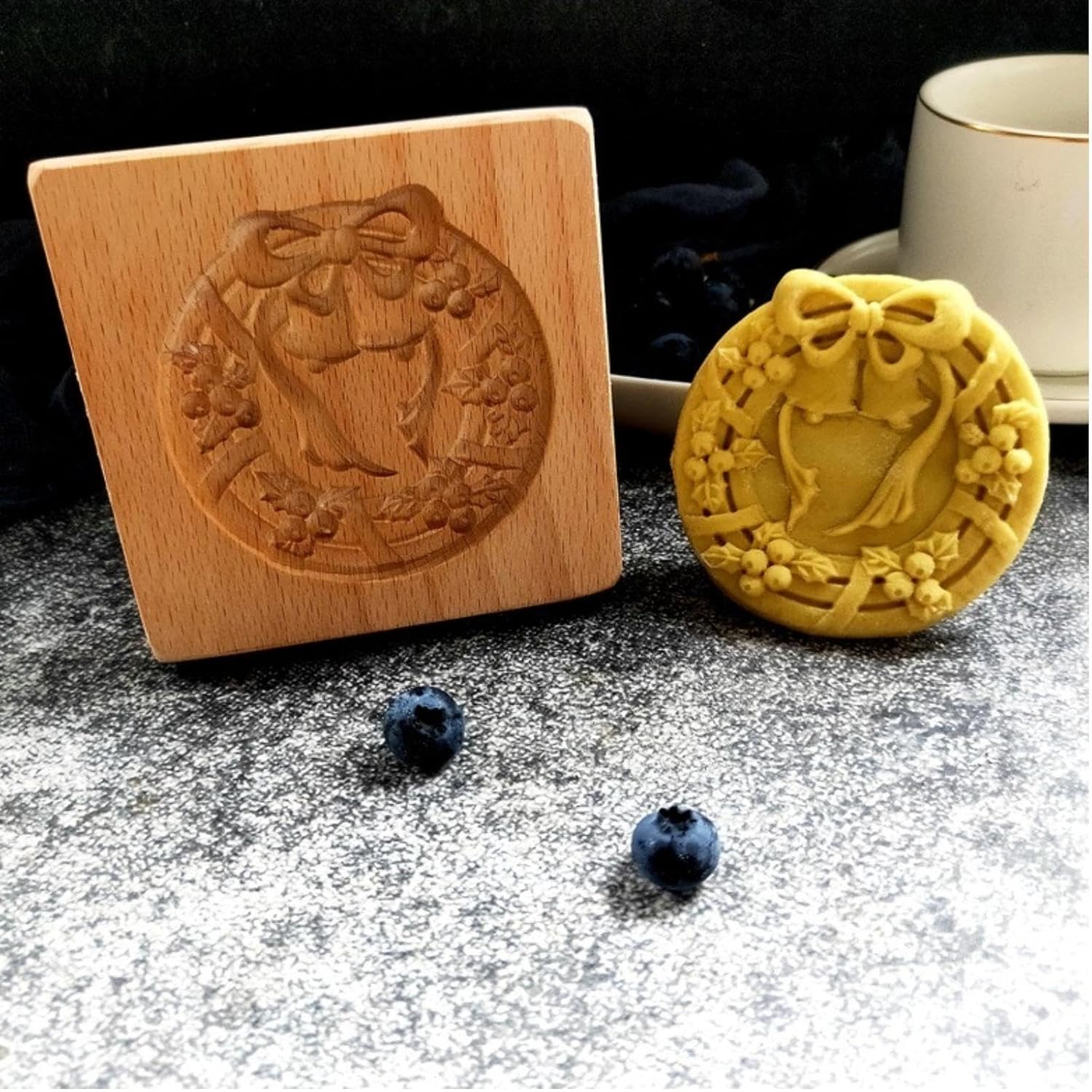 Wooden Cookie Molds, Carved Wooden Biscuit Mold Baking Cookie Mold Wooden Kitchen Cookie Cutter Embossing Press Molds Gingerbread Mold Diy Baking Tools (Christmas Wreath)