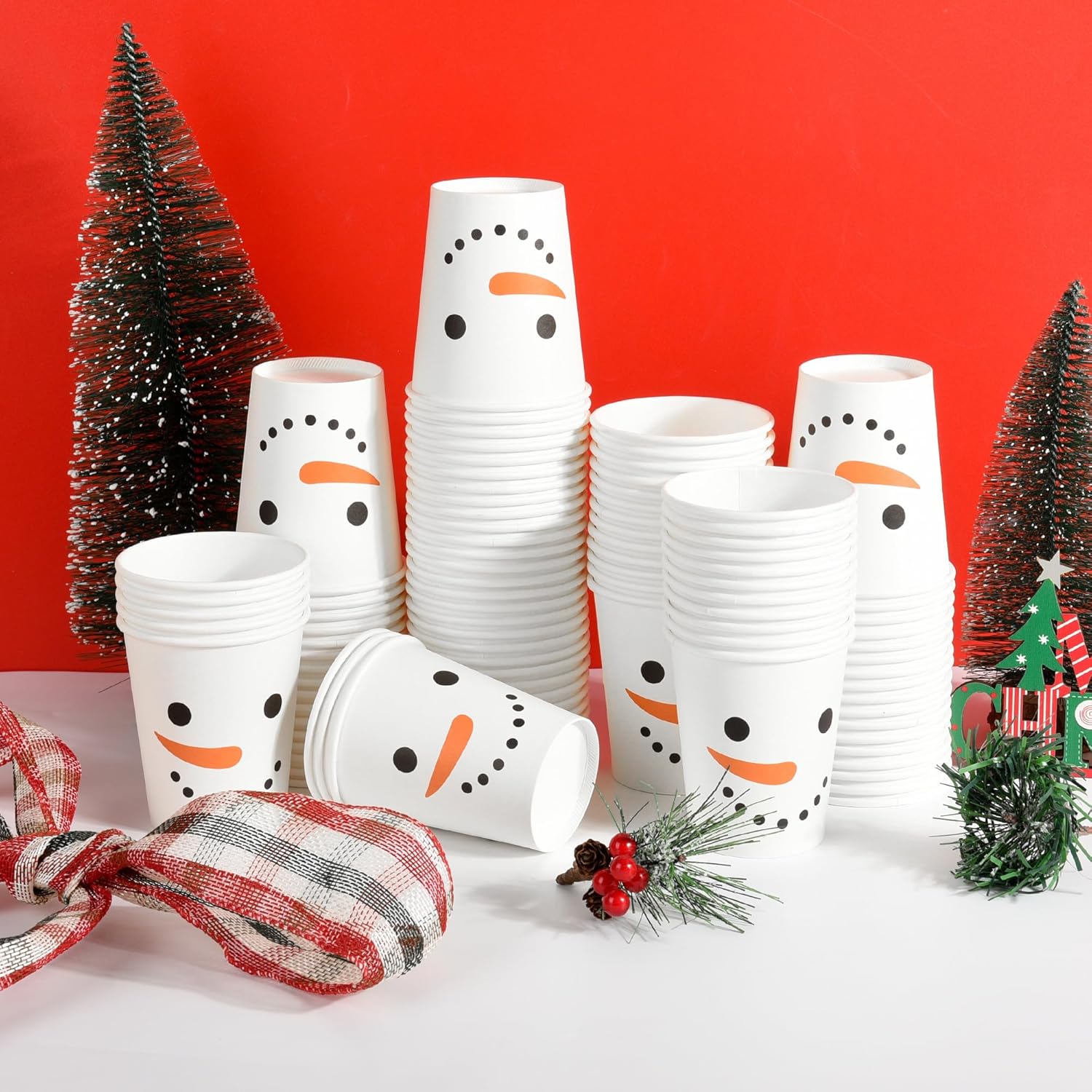 100Pcs Christmas Snowman Party Cups Xmas Disposable Paper Cups Festive Winter Smiling Snowman Face 9 Oz Drinking Cups For Beverage Hot Cold Drinks Holiday Merry Christmas Table Party Supplies