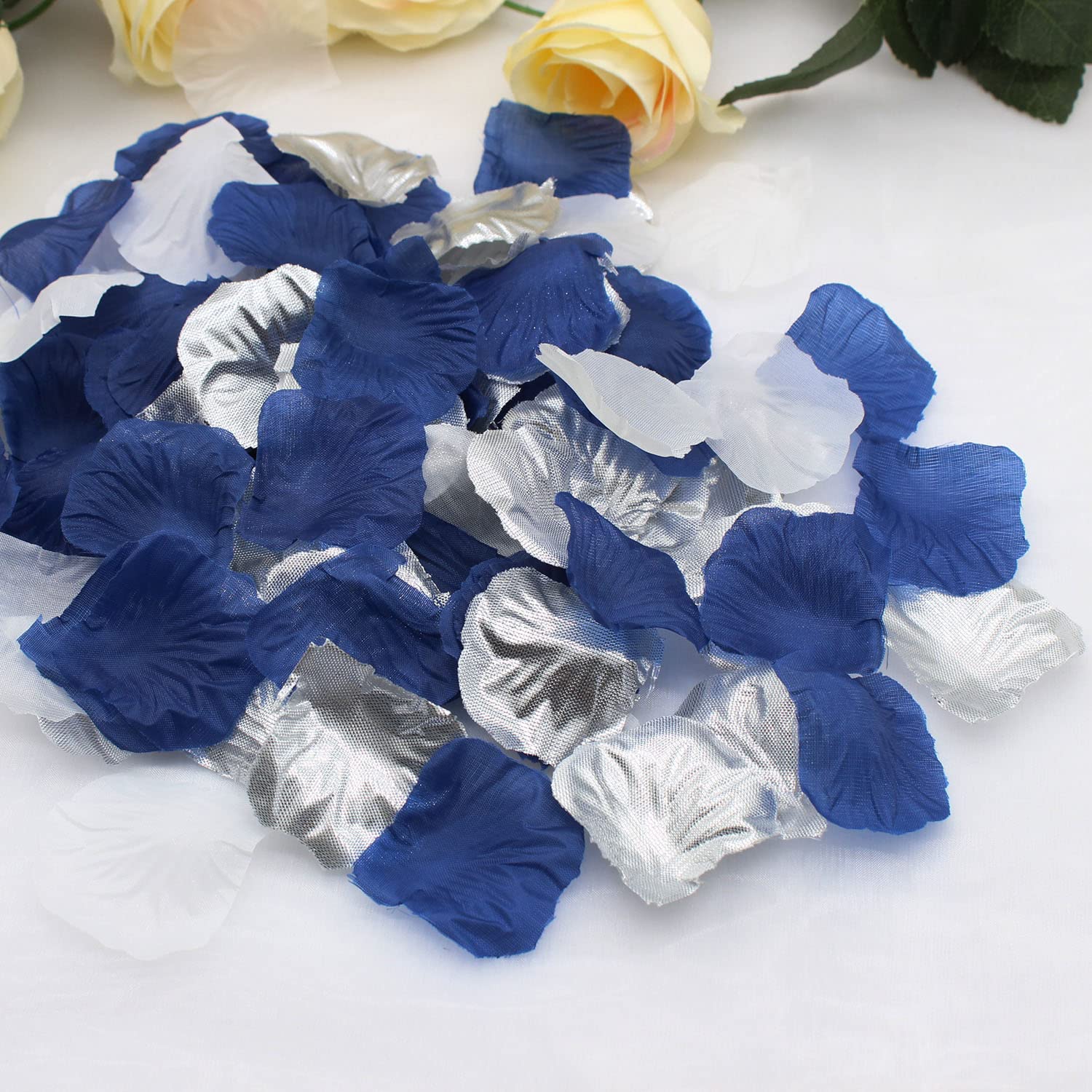 900Pcs Navy Blue Silver White Artificial Flowers Silk Rose Petals Flower Girl Scatter Petals For Wedding Bridal Shower Aisle Centerpieces Table Confetti Boy Baby Shower Graduation Party Decoration