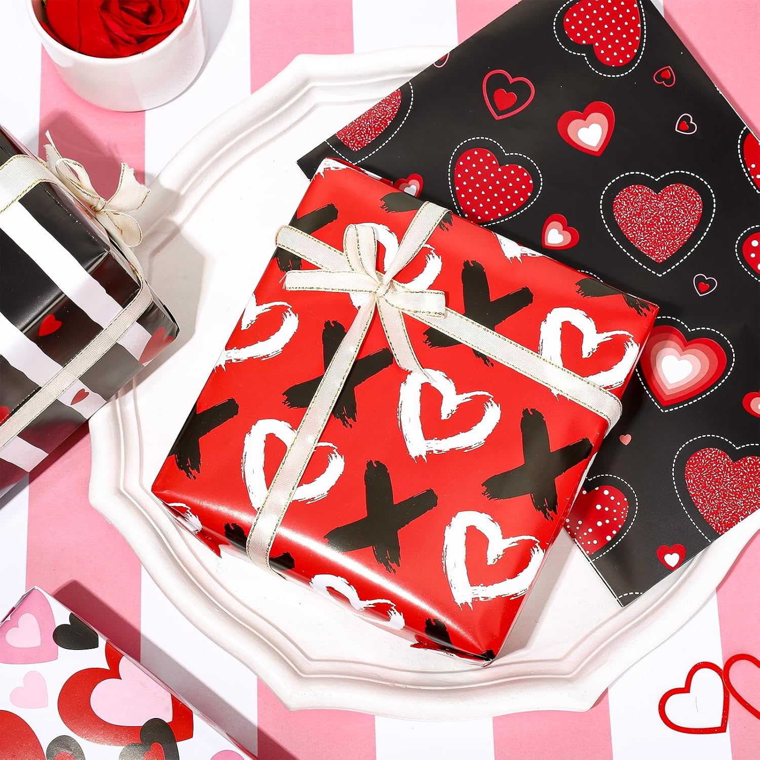 12 Sheet Valentine’S Day Wrapping Paper Love Heart Xoxo Gift Wrap Paper Folded Flat Red Black Diy Craft Art Paper For Birthday Wedding Party Supplies, 19.7 X 27.6 Inch
