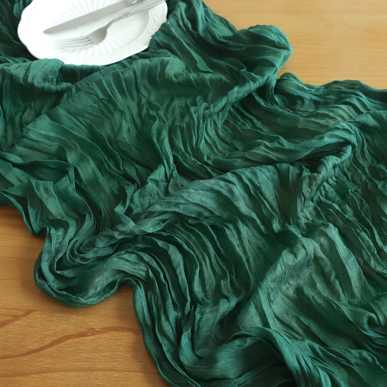 Christmas Table Runner, 10Ft Cheesecloth Emerald Green Table Runners 35*120Inch Rustic Boho Table Runner For Christmas Indoor Home Kitchen Table Party Decorations